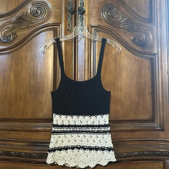 Zara Black and Cream Crochet Knit Color block Sweater Cami Tank Top Small - Picture 4 of 8
